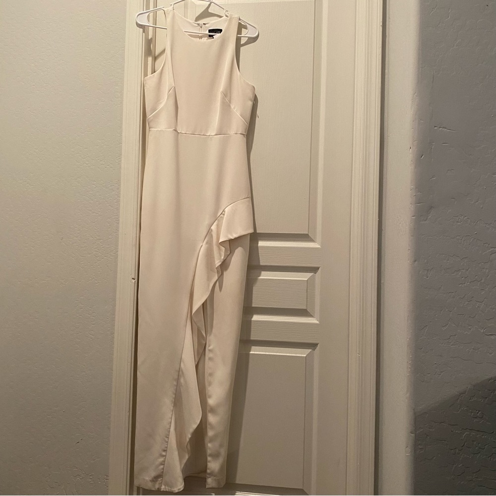 Xscape Ruffled Column Ivory Gown - Picture 6 of 6